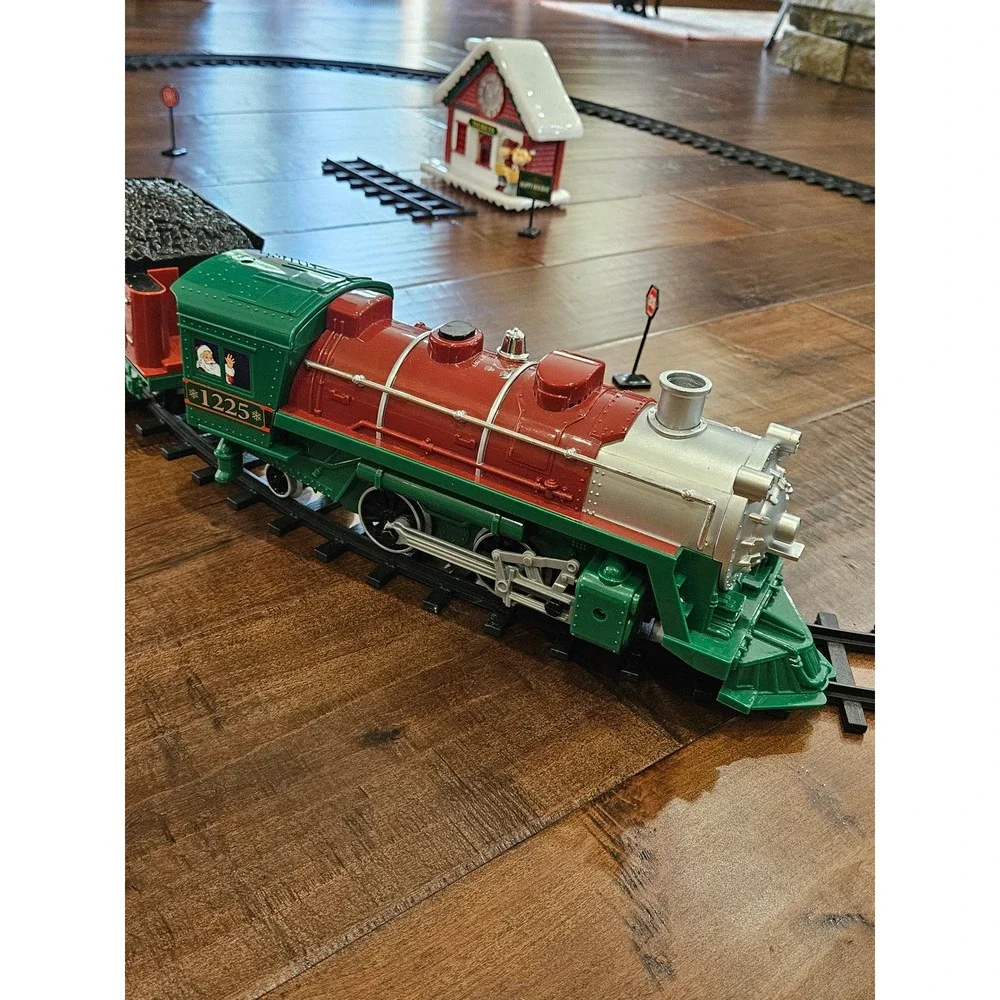 Santas Express Christmas Train Set North Pole 1225 Locomotive Holiday Decor